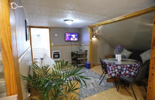Fayetteville Apartment | 3-Bedroom apt. ideal location near new river gorge
