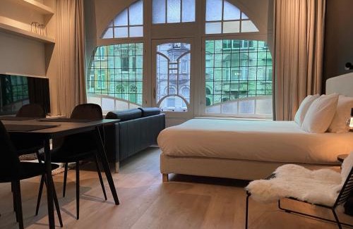 Stationsbuurt Noord Apartment | 3 Bedroom Art-Nouveau Apartment with Free Parking