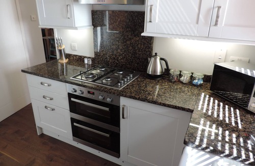 Rushmoor District House | 3 Bedroom Ash Vale Airport Accommodation