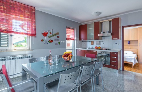 Ravni Apartment | 3 bedroom awesome apartment in Ravni
