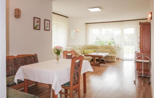 Breuna Apartment | 3 Bedroom Awesome Apartment In Breuna