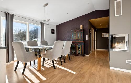 Fana Apartment | 3 Bedroom Awesome Apartment In Nesttun