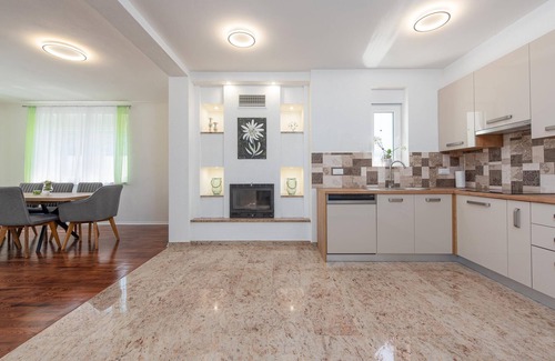 Gospic House | 3 bedroom awesome home in Debelo Brdo