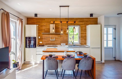 Kastel House | 3 bedroom awesome home in Paldigija