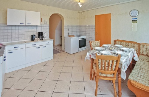 Ummanz House | 3 bedroom awesome home in Lüßvitz