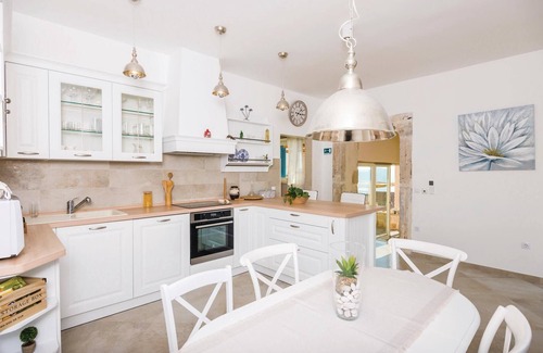 Brsecine House | 3 bedroom awesome home in Brsecine