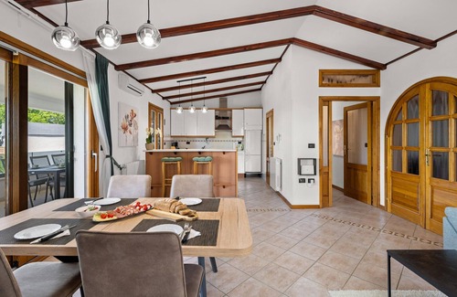 Trget House | 3 bedroom awesome home in Trgetari