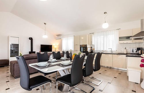 Smoljanci House | 3 bedroom awesome home in Vodnjan