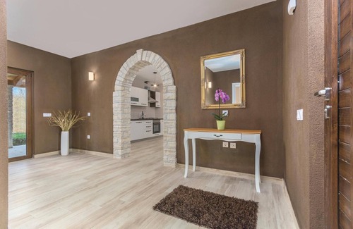 Katun House | 3 bedroom awesome home in Katun
