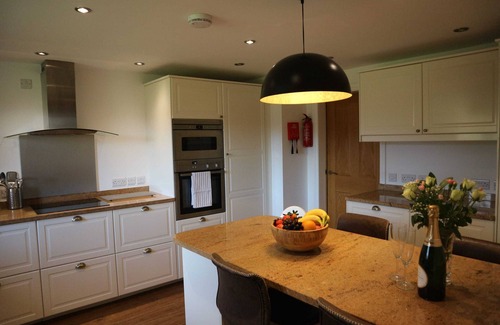 Betws Gwerfil Goch House | 3 bedroom Barn Conversion- Garden View -Ty Cerrig Barn