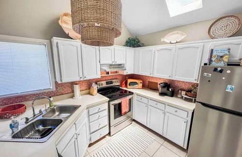 Sunset Beach House | 3-bedroom Beach & Golf Getaway: Family Home, Pool