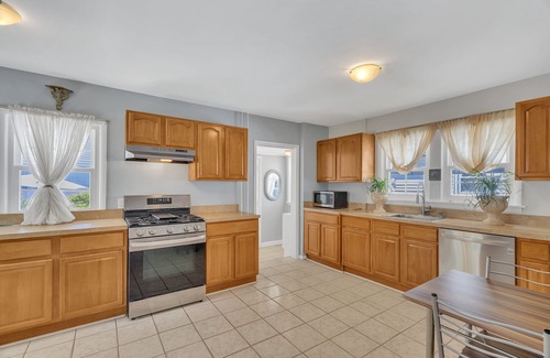 Asbury Park House | 3 Bedroom Beach Retreat