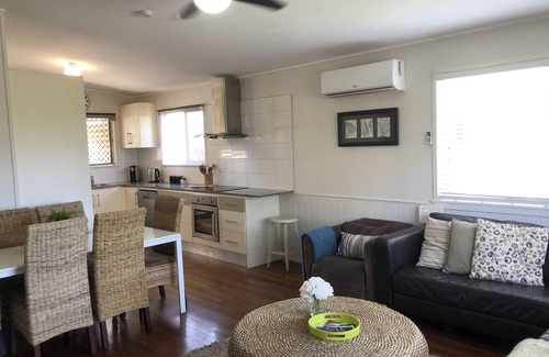 Redland Bay House | 3 Bedroom beach style House near the Bay