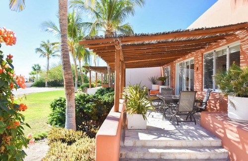 Esterito Villa | 3-bedroom beach villa in Puerta Cortes, La Paz with WiFi, AC