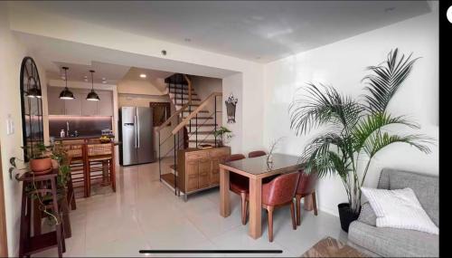Downtown Apartment | 3 Bedroom Beautiful and Spacious Penthouse in Makati