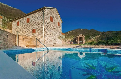 Tomicici House | 3 bedroom beautiful home in Tivat