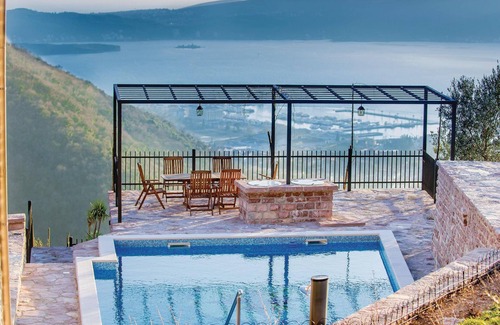 Tomicici House | 3 bedroom beautiful home in Tivat