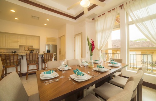 Herradura Condo | 3 bedroom Bella Vista close to pool and Beach Club
