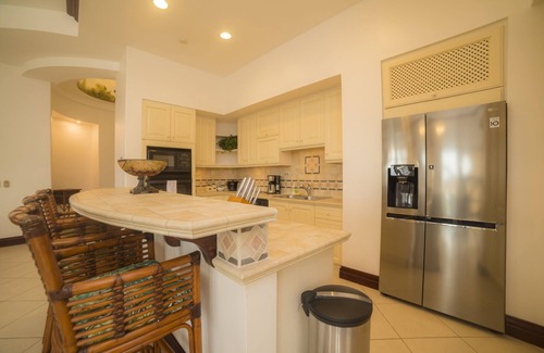 Herradura Condo | 3 bedroom Bella Vista close to pool and Beach Club