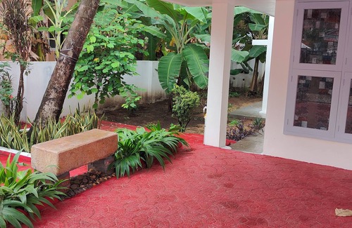 Thiruvananthapuram House | 3-bedroom bungalow with AC, WiFi, 5 km range of airports, in the of the city