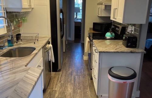 Ocala House | 3-bedroom building in wonderful Ocala ,enjoy ziplining , horses,or river rafting