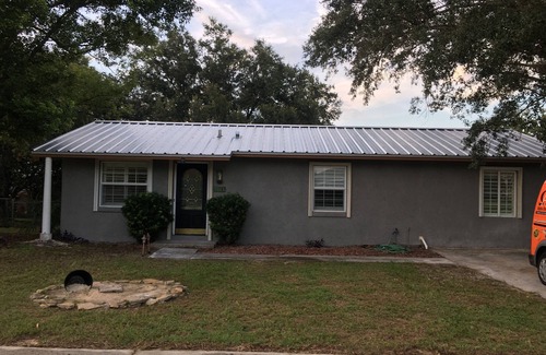 Ocala House | 3-bedroom building in wonderful Ocala ,enjoy ziplining , horses,or river rafting