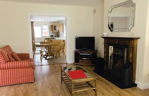 Bettystown House | 3 Bedroom Bungalow, close to all local amenities.