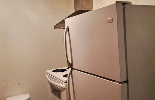 Brampton House | 3-bedroom bungalow in fabulous Brampton with WiFi, AC