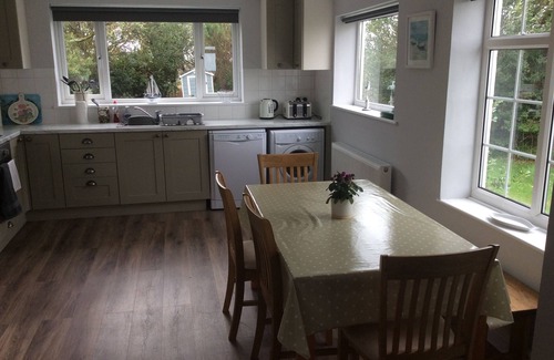 Rhosneigr House | 3 Bedroom Bungalow with large secure garden close to Sandy Beaches