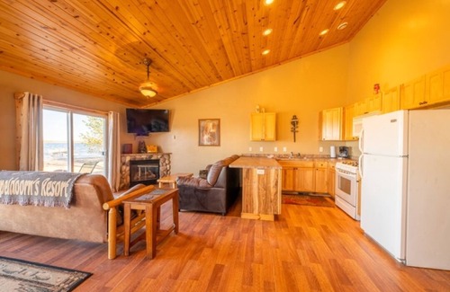 Isle Cabin | 3 Bedroom Cabin 3 Beach front