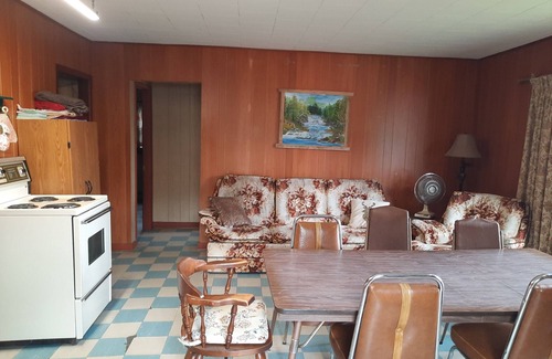 Sioux Narrows Nestor Falls Cabin | 3 bedroom cabin on Crow Lake at Bull Moose Lodge. Pet friendly