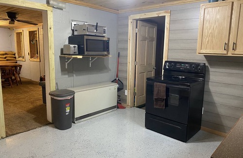 Willard Cabin | 3 Bedroom Cabin on the lake with Recreational trail access