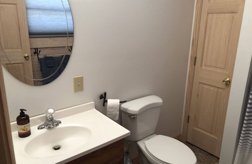 Old Town Cabin | 3 Bedroom Cabin on the New River