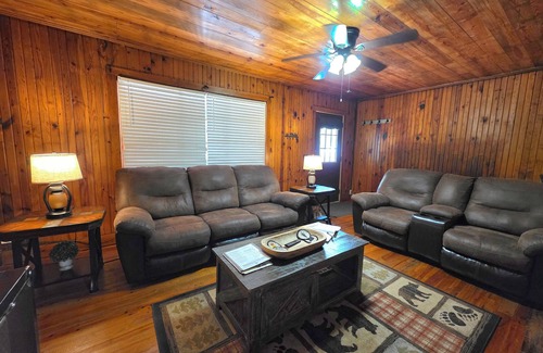 Mena Cabin | 3 Bedroom Cabin, slps up to 8, bring your ATV or rent on from us, 3 miles to WPG