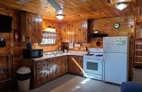 Franklin County Cabin | 3 bedroom camp w/direct snowmobile/ATV trail access! 15 min to Sugarloaf!