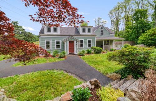 Sandwich House | 3 Bedroom Cape House by Leavetown Vacations