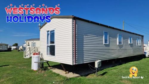 Selsey House | 3 Bedroom Caravan at Seal Bay Resort
