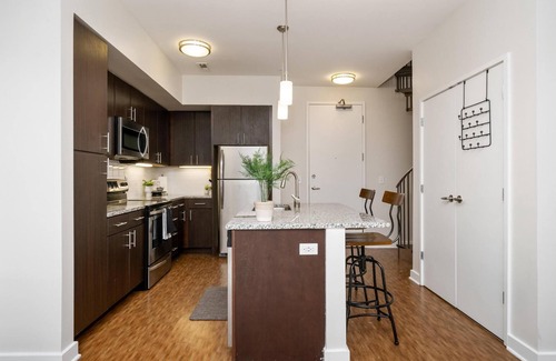 University District Apartment | 3 Bedroom Centrally Located