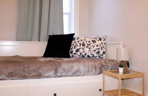 Waterloo House | 3-BEDROOM CENTURY MODERN HOME UPTOWN WATERLOO