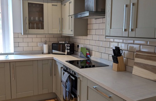 Penrhyndeudraeth House | 3 Bedroom Chapel with Country Views