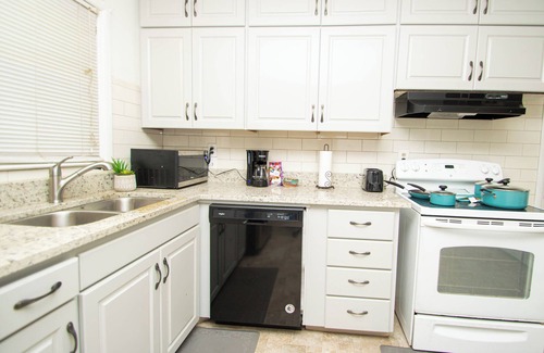Little Rock Ski Chalet | 3-bedroom chalet in charming Little Rock with AC