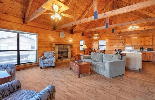 Byrdstown Cabin | 3 Bedroom Chalet lakeside to Dale Hollow Lake #1