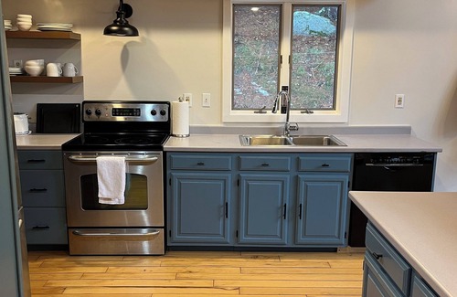 Bradford Ski Chalet | 3-bedroom chalet next to skiing, hiking, boating and breweries