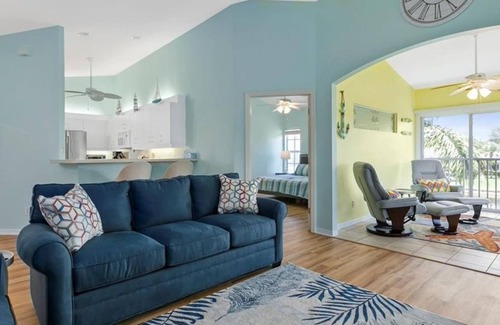 Plantation Condo | 3 Bedroom Condo 428128 by Houzlet