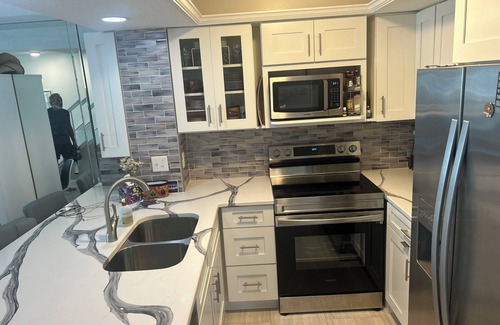 Indian Shores Condo | 3-bedroom condo in terrific Indian Shores beach sleeps 8. 30day minimum.