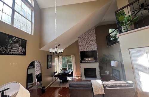 Lake Arbor Condo | 3-bedroom condo in charming Bowie with AC