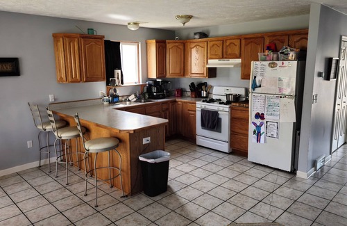Holland Condo | 3-bedroom condo in welcoming Holland with AC, fitness room, WiFi