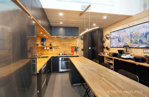 Nordic Estates Condo | 3 bedroom condo~in Whistler Creekside,5 minute walk to Whistler Mountain gondola