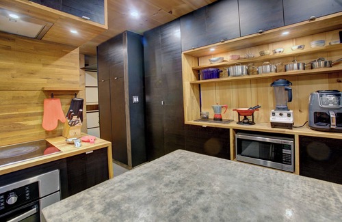 Nordic Estates Condo | 3 bedroom condo~in Whistler Creekside,5 minute walk to Whistler Mountain gondola