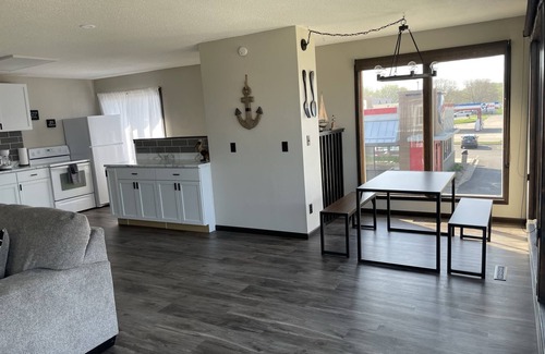 Lake City Condo | 3 Bedroom Condo - Sleeps 6 (upper level)